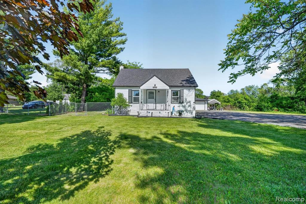 2861 John R Road, Rochester Hills, MI 48307 — photo 2