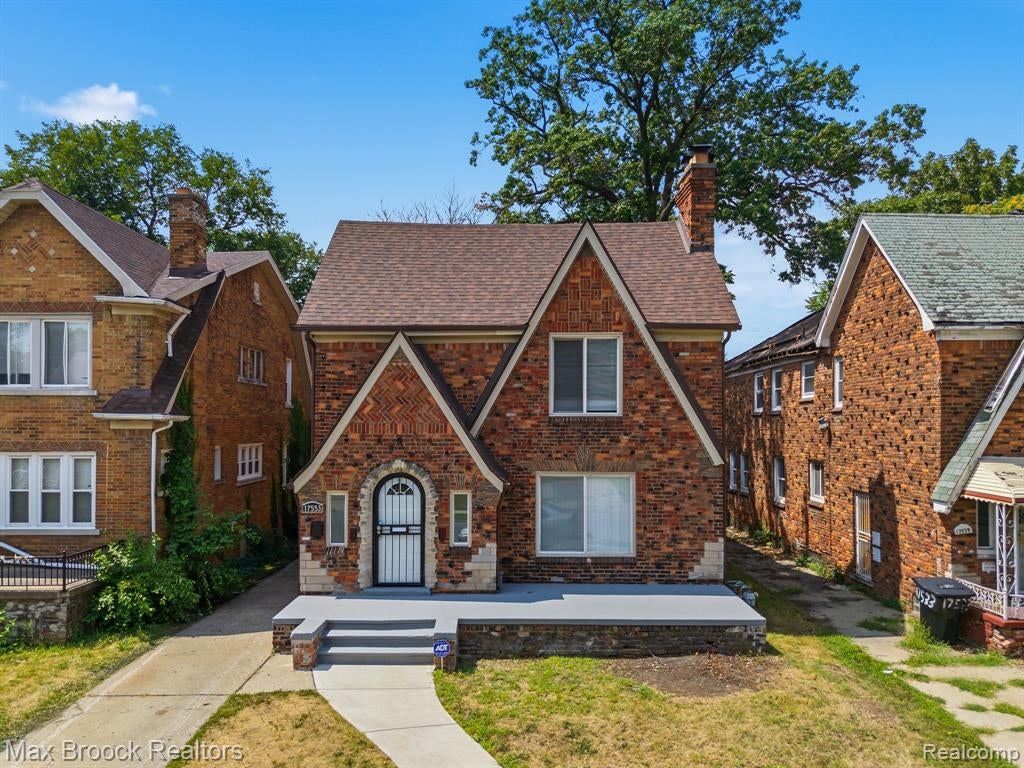 17553 Roselawn Street — photo
