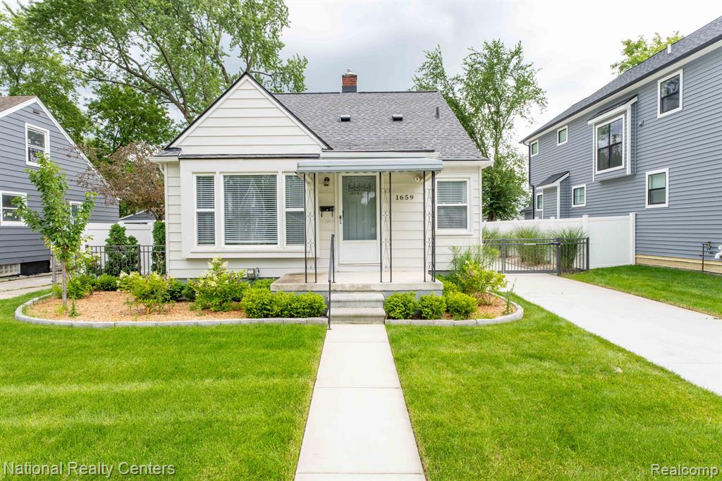 1659 Princeton Road — photo