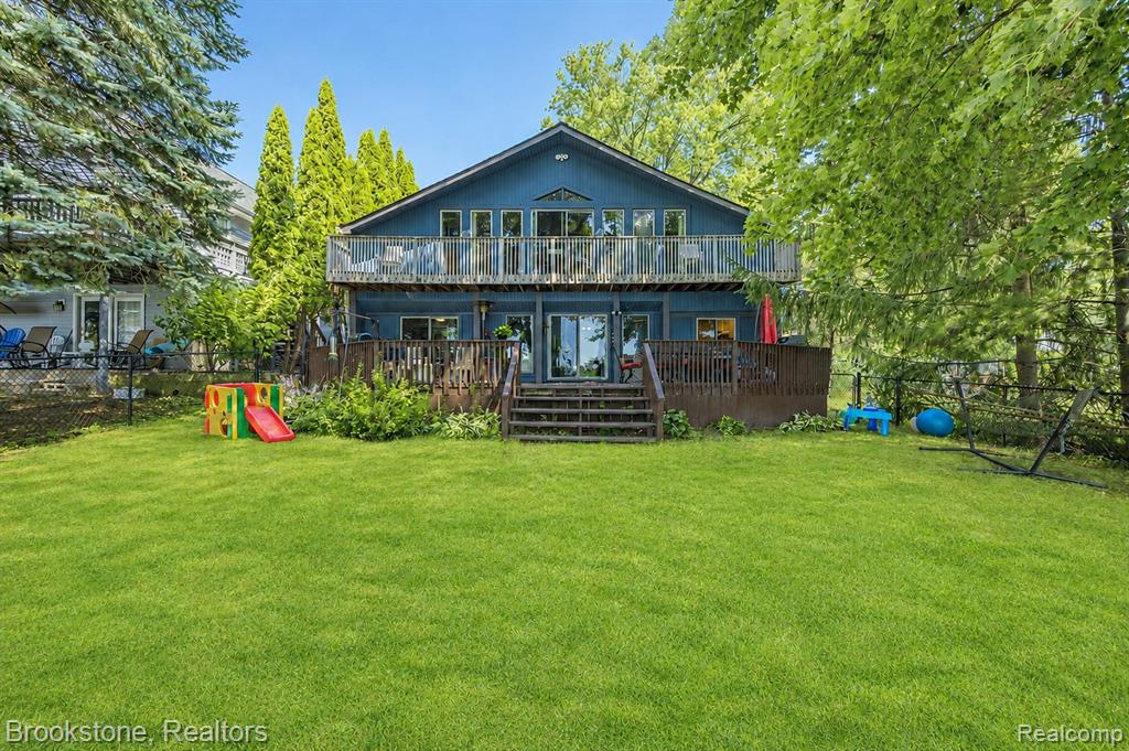 3235 McCORMICK Drive — photo