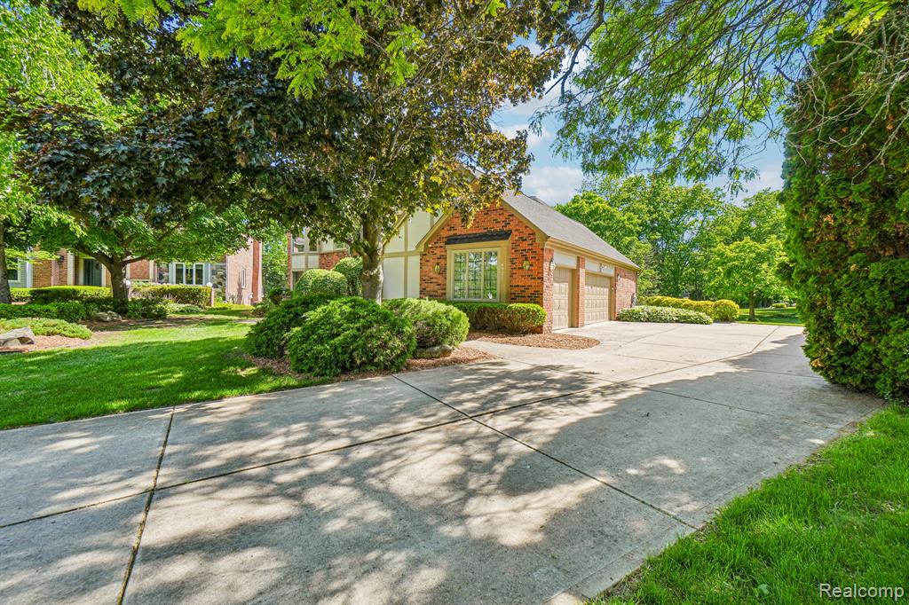 4523 Rivers Edge Drive, Troy, MI 48098 — photo 3