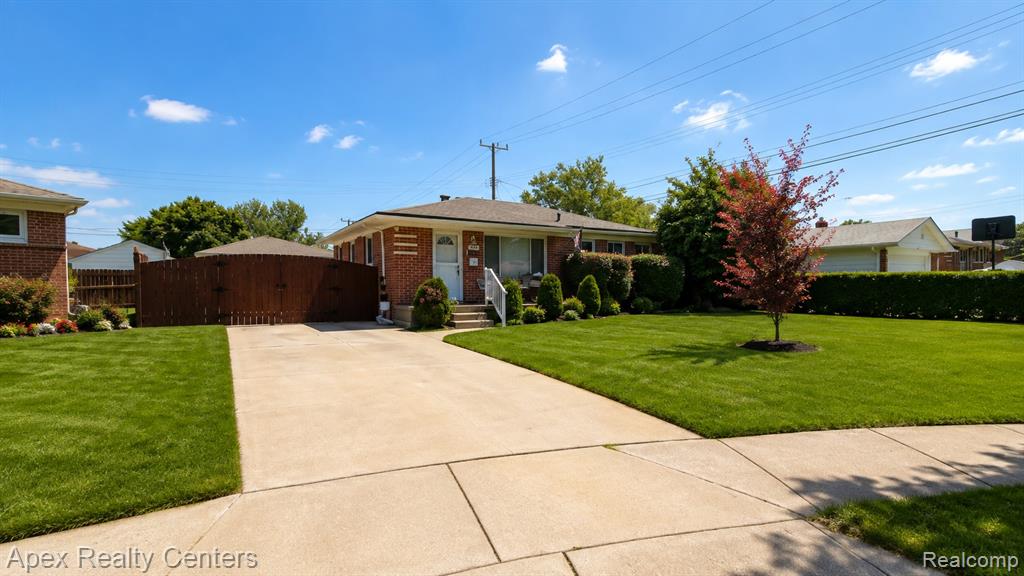 634 Michelle Court — photo