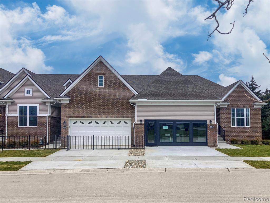 9921 Crossview Trail 125 — photo