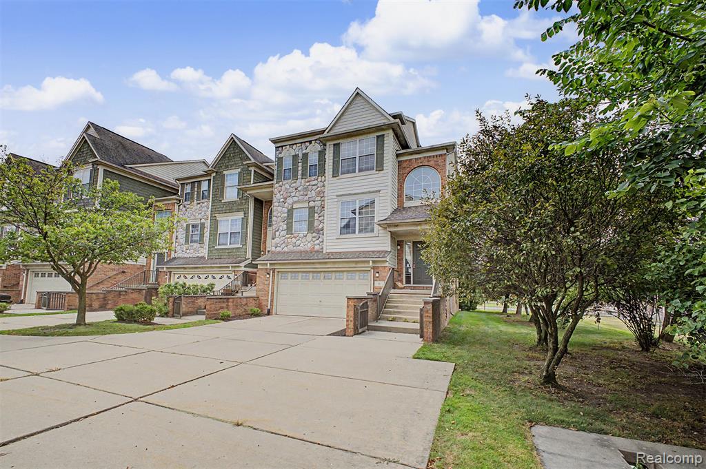 9 Lyons Court, Dearborn, MI 48126 — photo 2