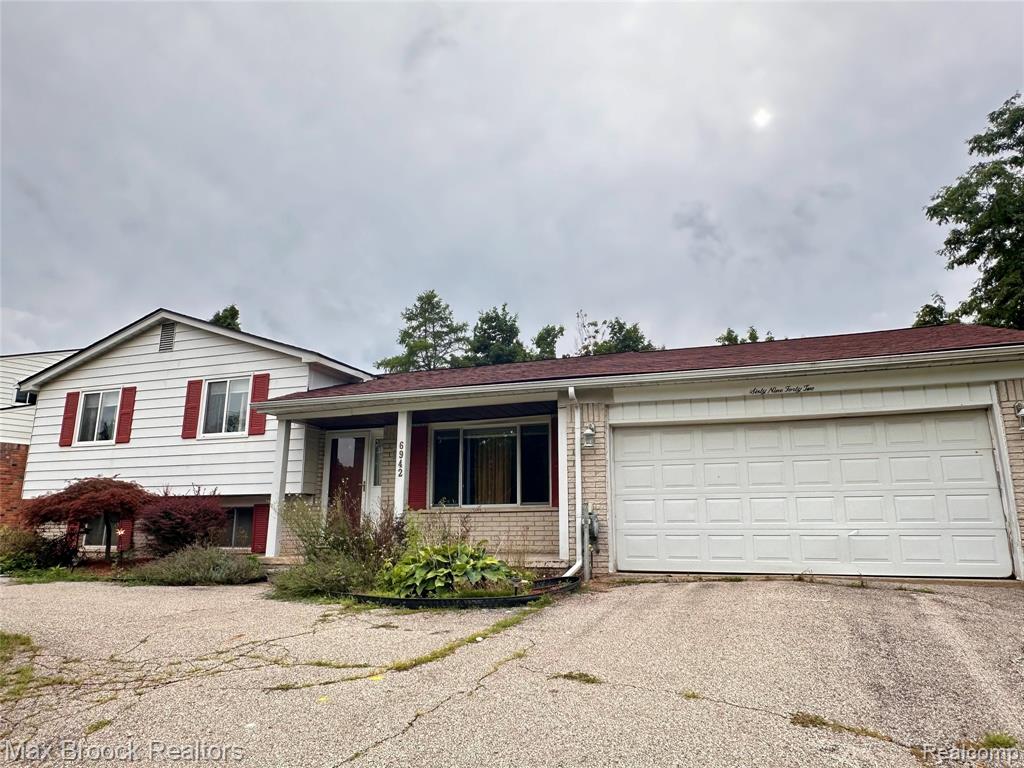 6942 Leslee Crest Drive — photo