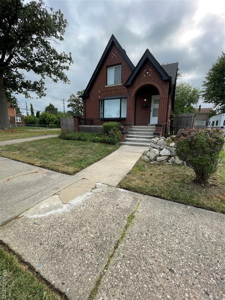 5211 Berkshire Street — photo