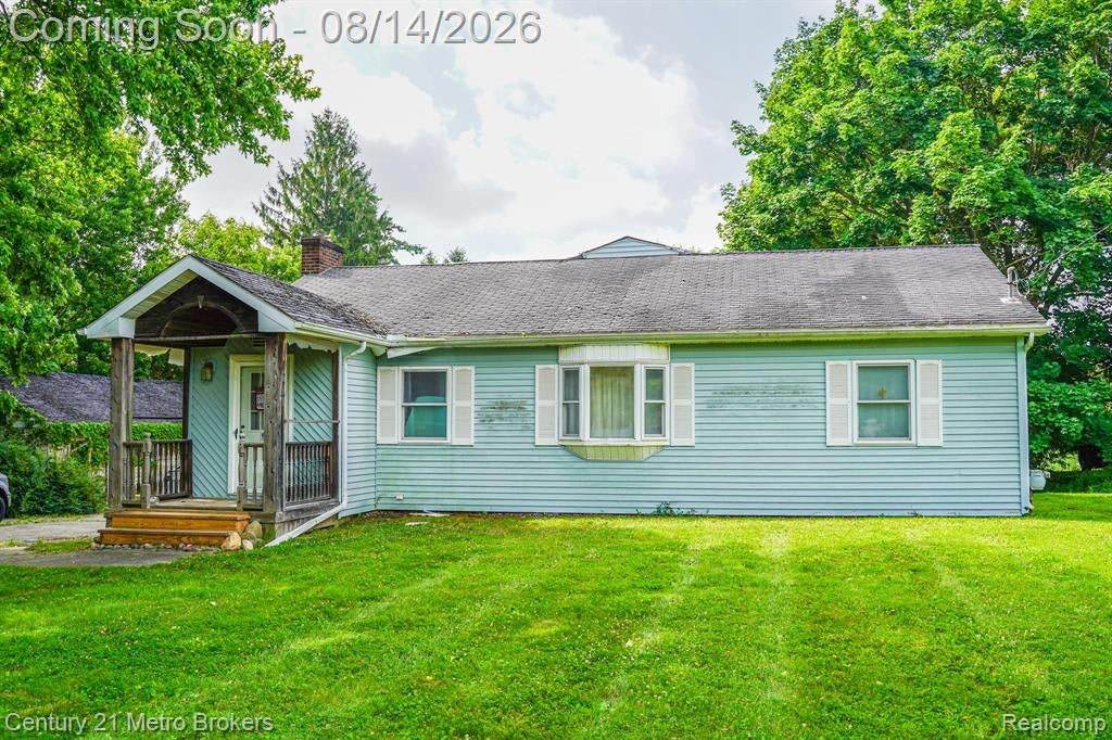 8294 Davison Road — photo