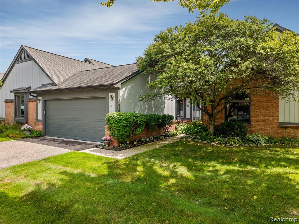 2815 Lochmoor Boulevard — photo