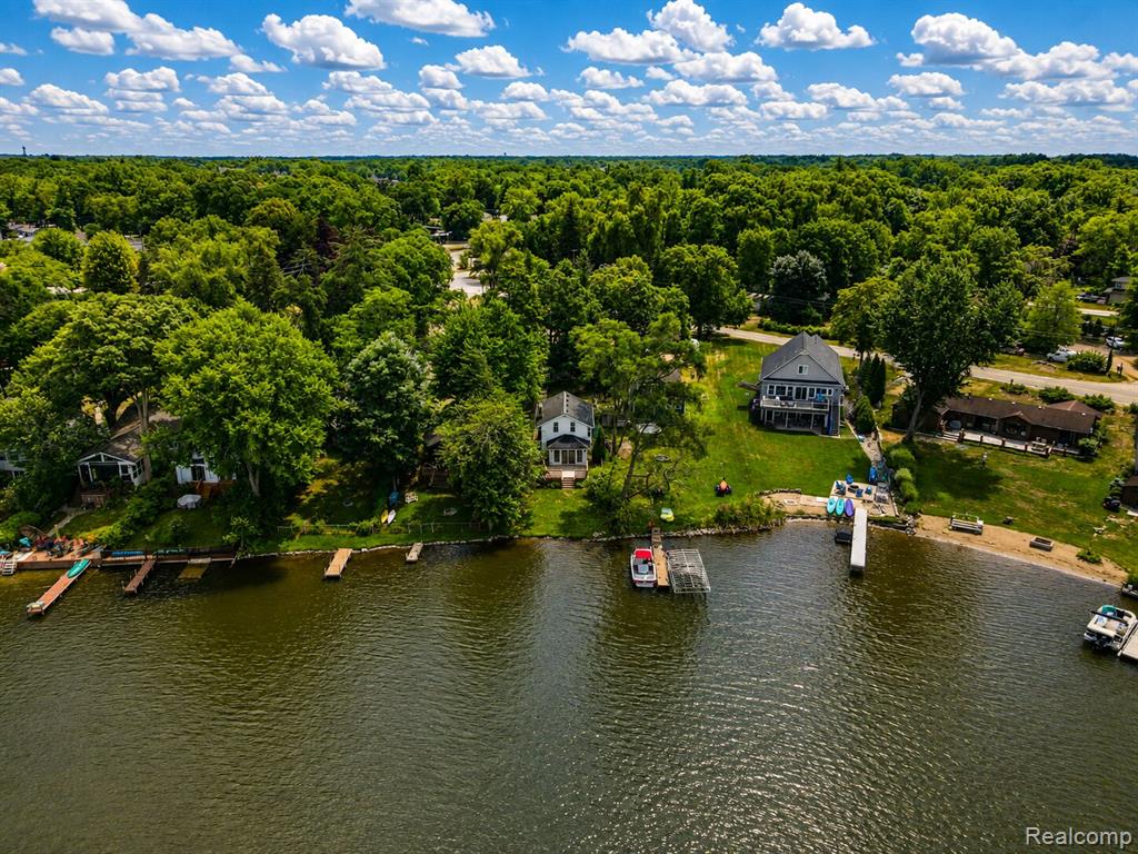 9322 Cedar Island Road — photo