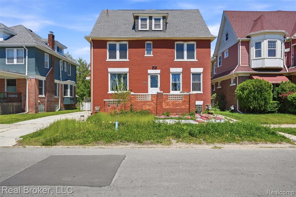 137 Trowbridge Street — photo