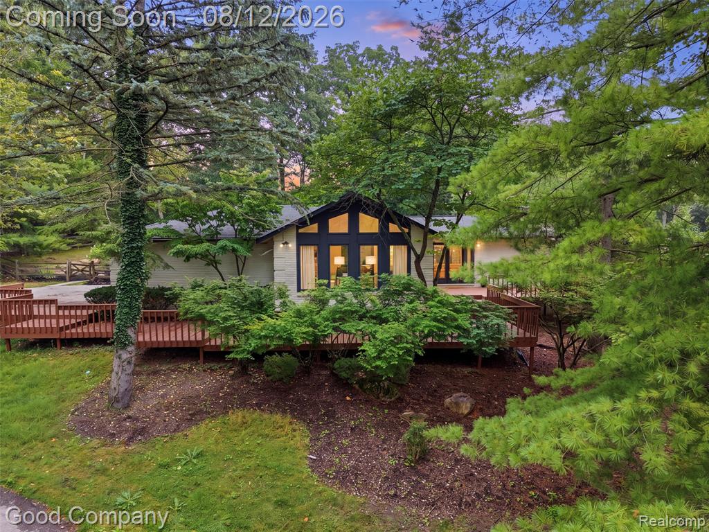 6733 Bloomfield Lane — photo
