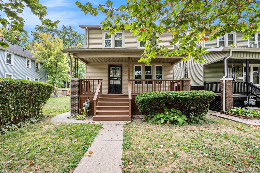 463 Kitchener Street — photo