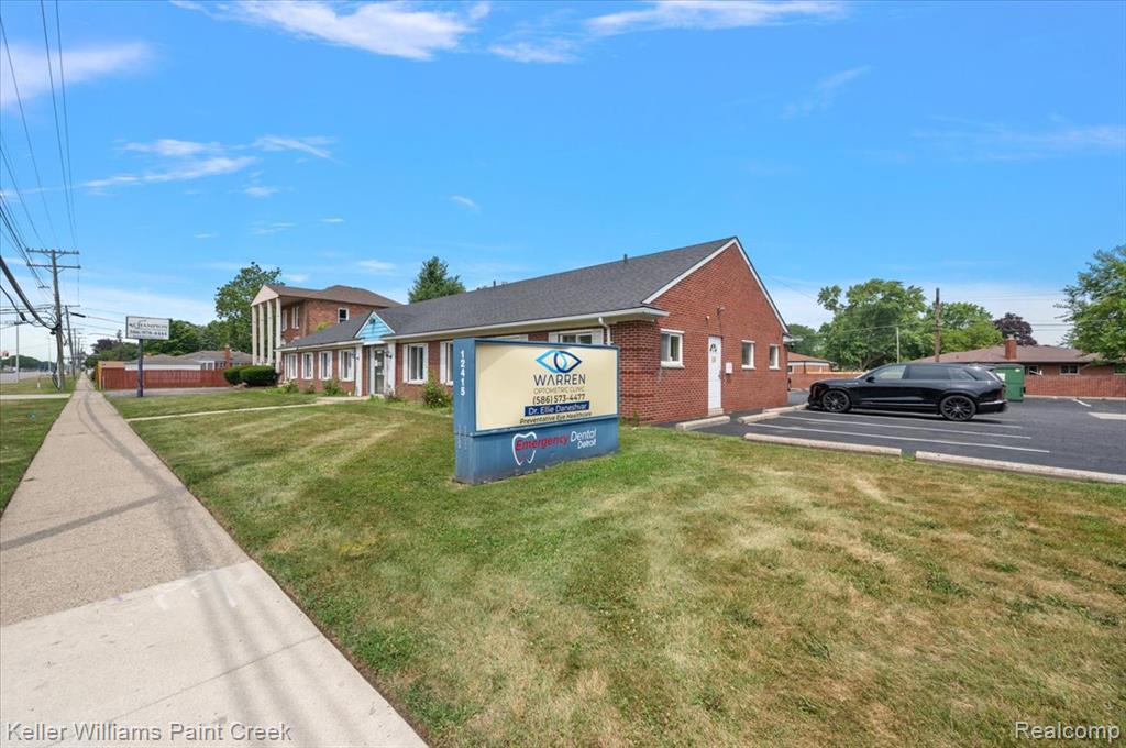 12415 E 12 Mile Road — photo
