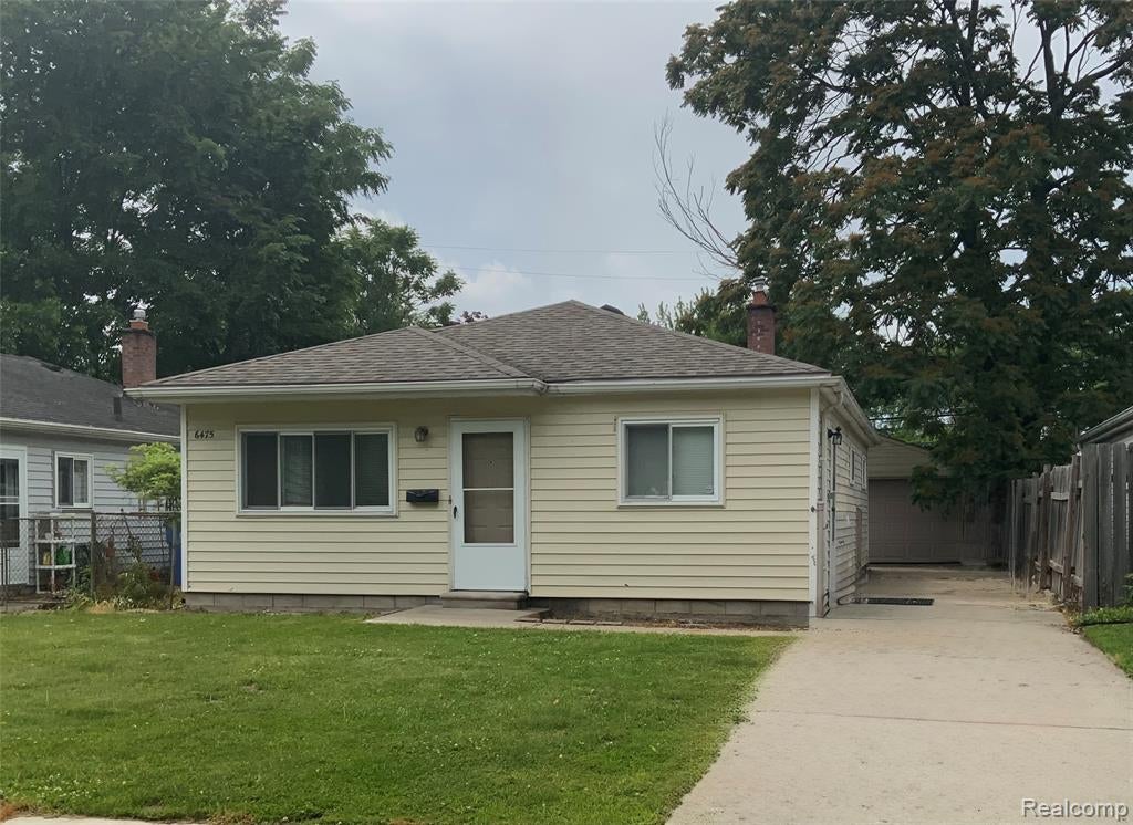 6475 N Highland Street — photo