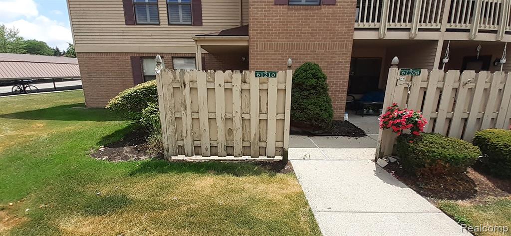 61210 Greenwood Drive — photo