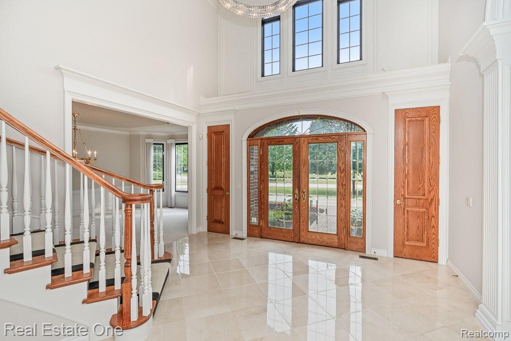 5575 Murfield Drive, Rochester, MI 48306 — photo 2