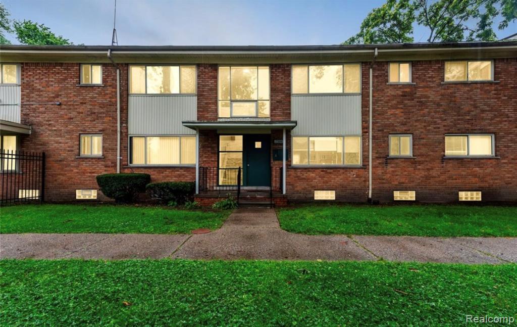 17332 Bentler 304 — photo