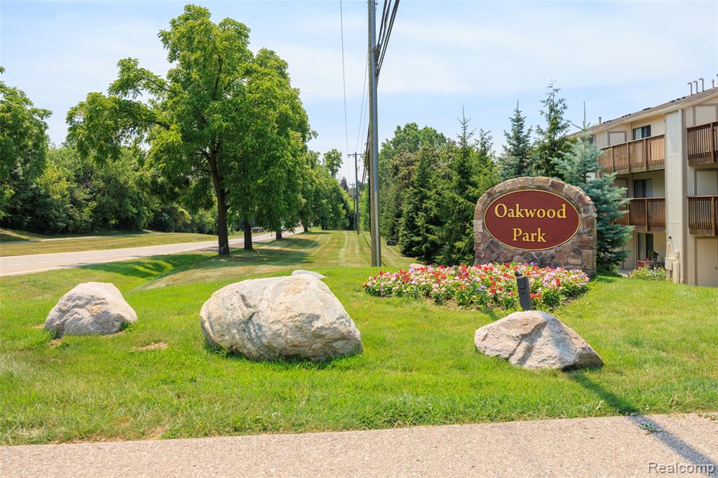 1693 Riverside Drive #3, Rochester Hills, MI 48309 — photo 3