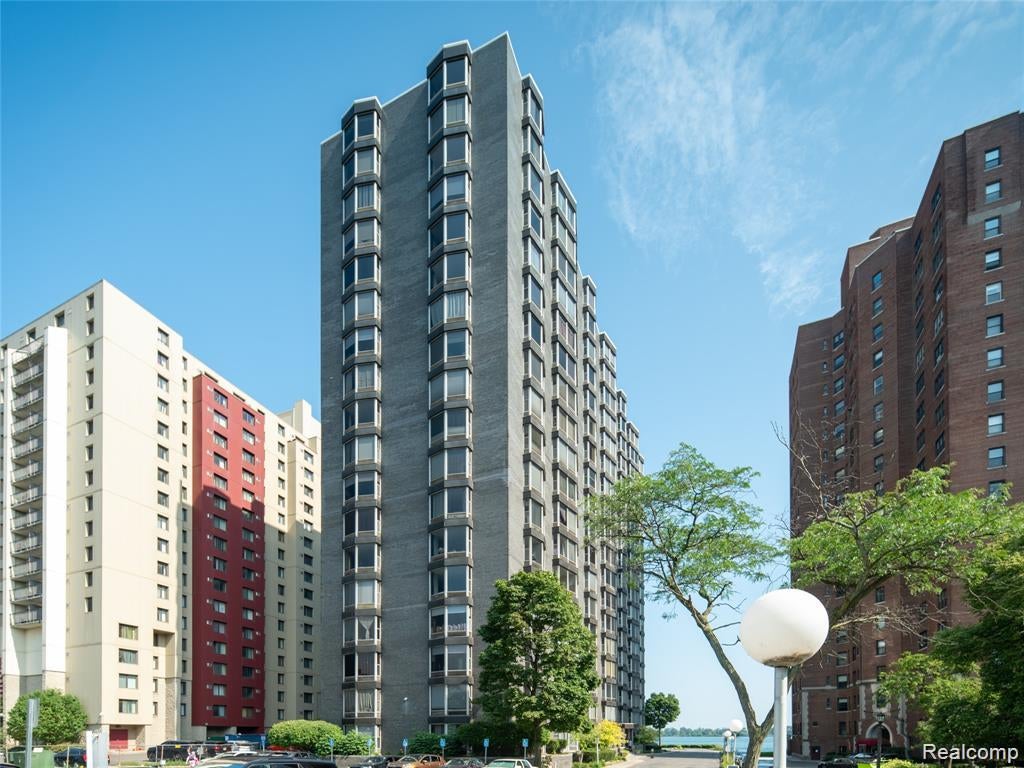 8200 E Jefferson Ave #1703 — photo
