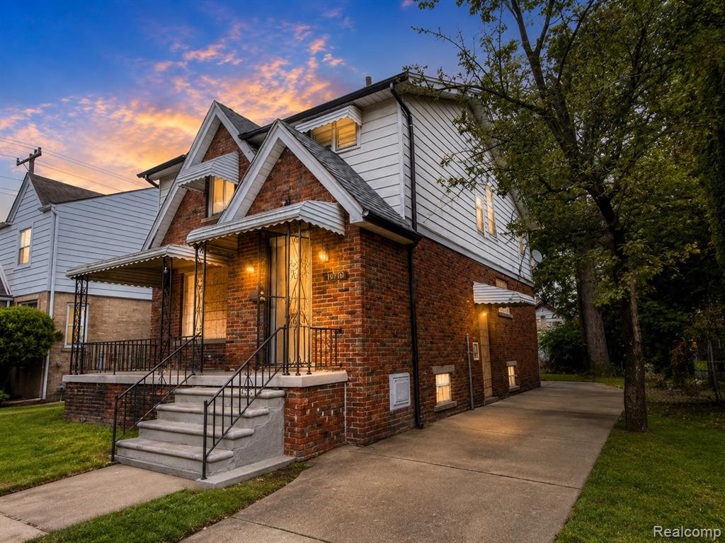 16250 Snowden Street — photo
