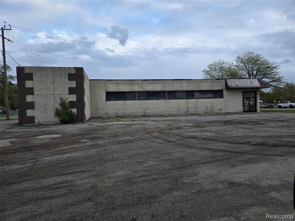 25814 Ecorse Road — photo