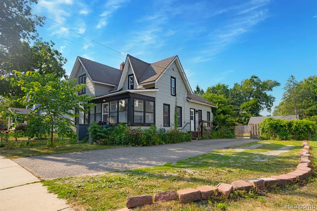 204 Oakland Street — photo
