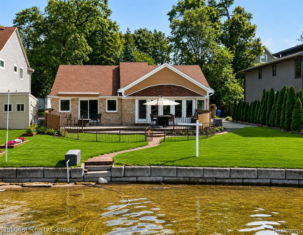560 Black Oaks Trail — photo