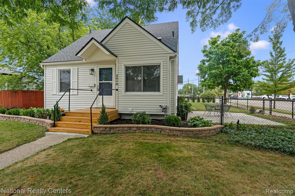 2616 Kenmore Road — photo