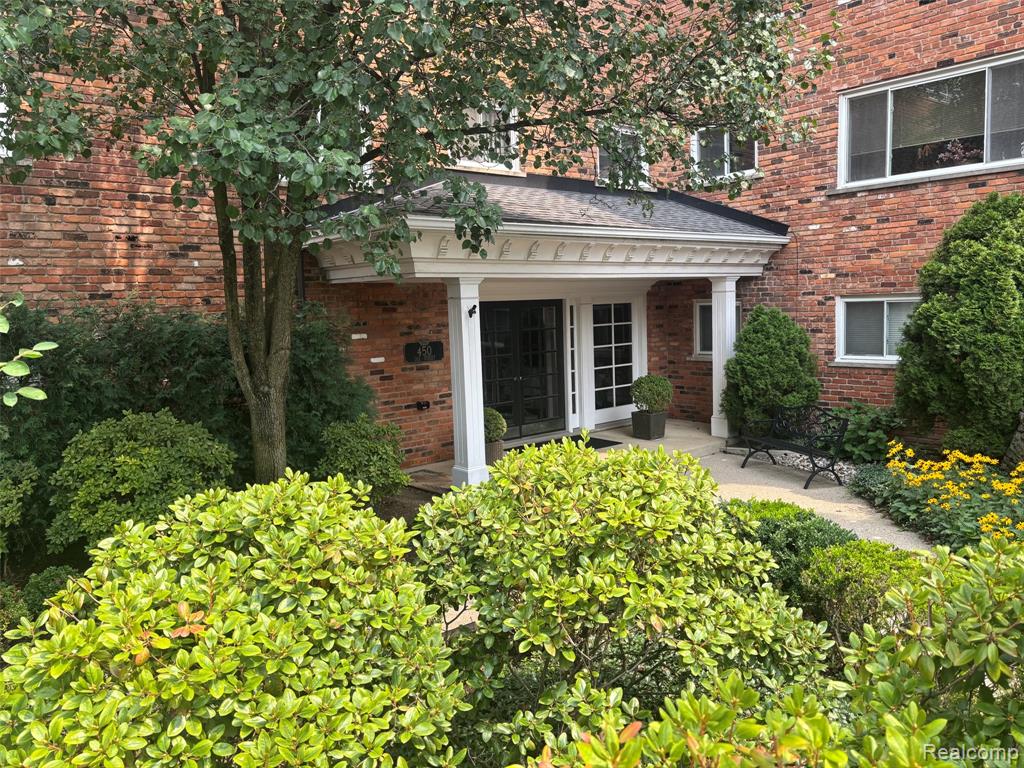 450 Oak Avenue 100 — photo