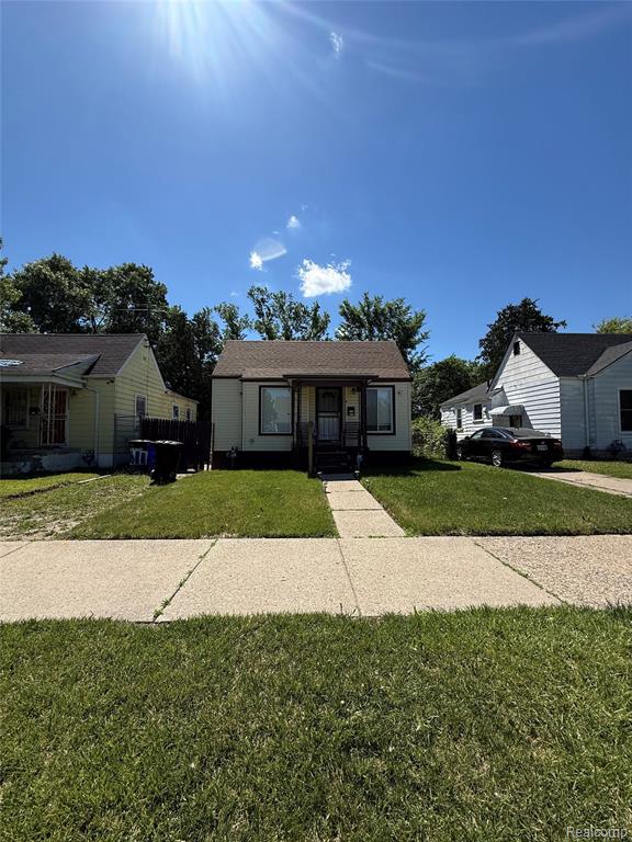8611 Auburn Street — photo