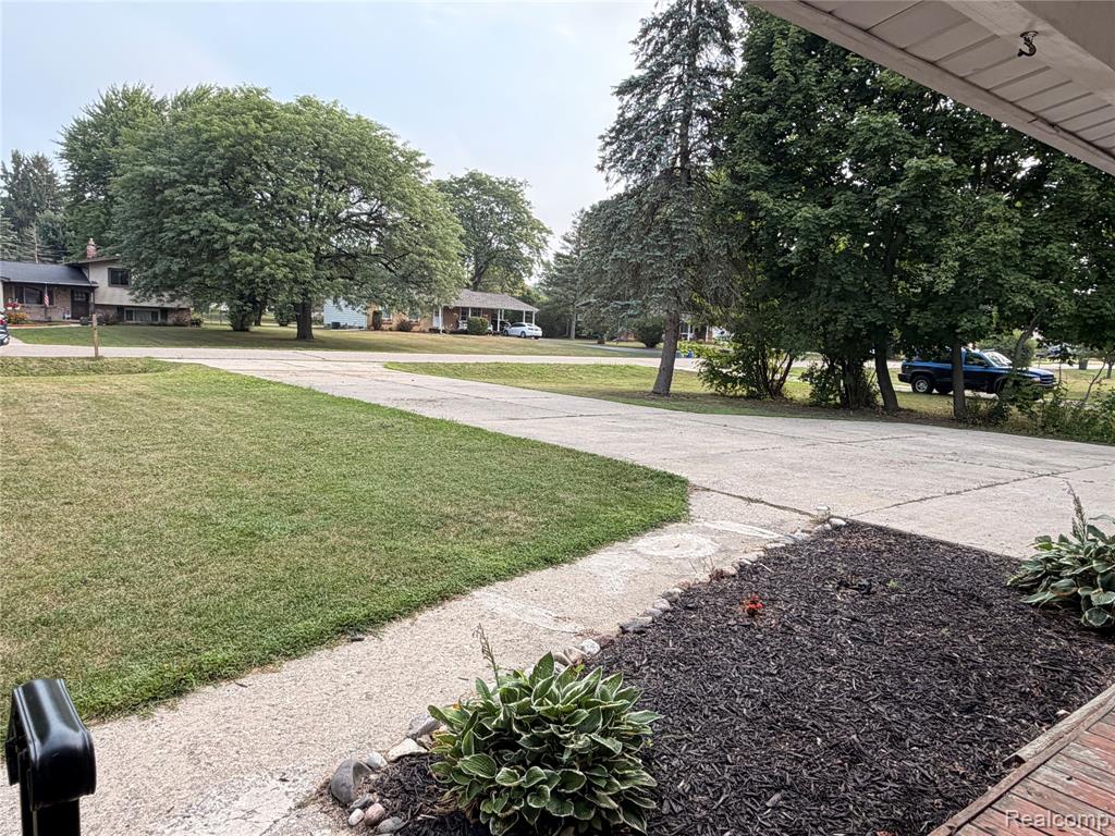 5347 Mapletree Drive, Flint, MI 48532 — photo 3