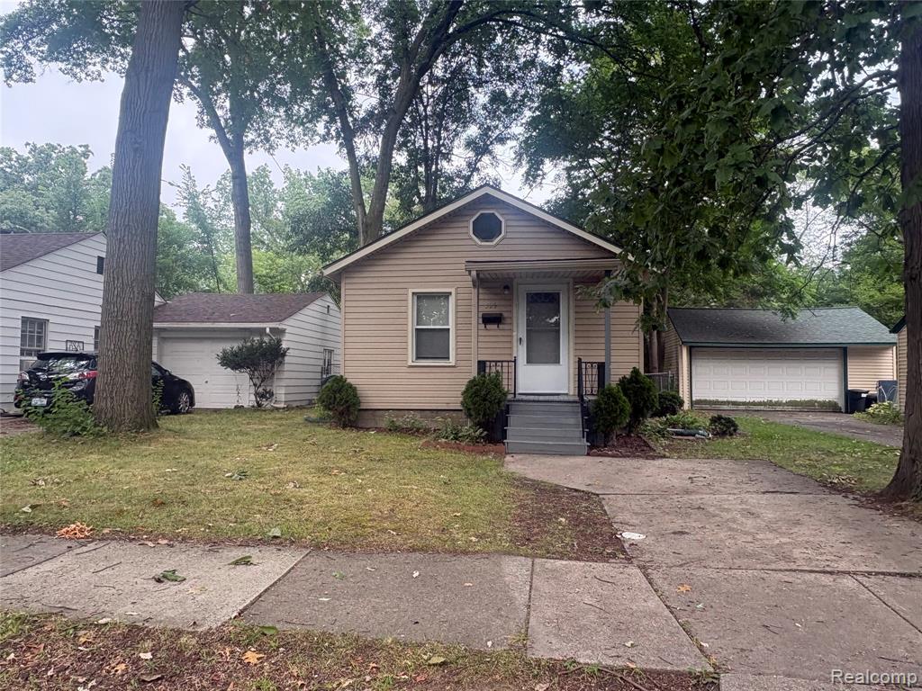525 Stratford Road — photo