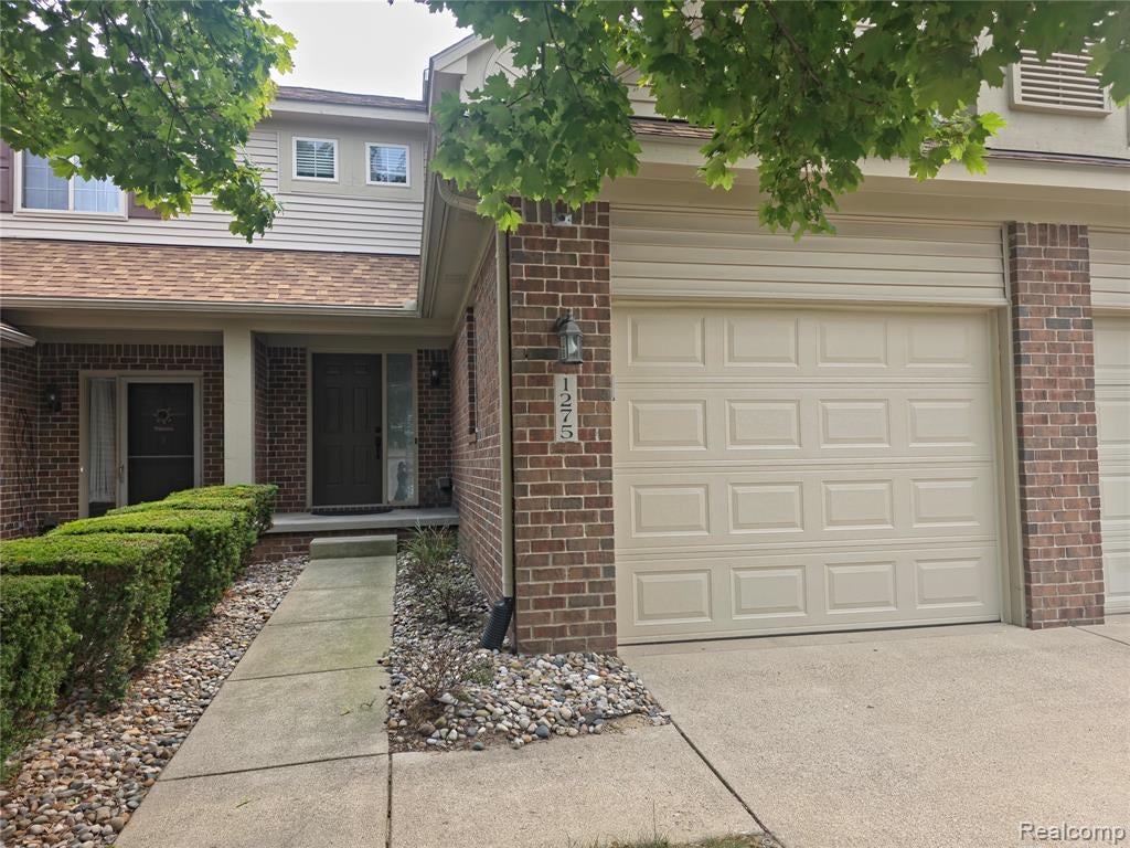 1275 Lilac Lane — photo