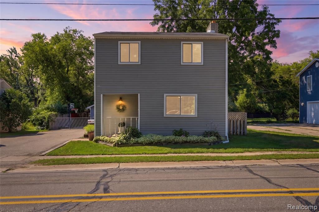 572 Atwater Street — photo