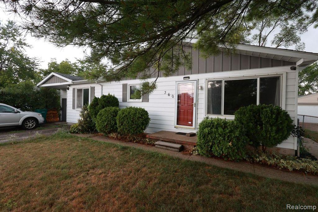 360 Woodlawn Avenue — photo