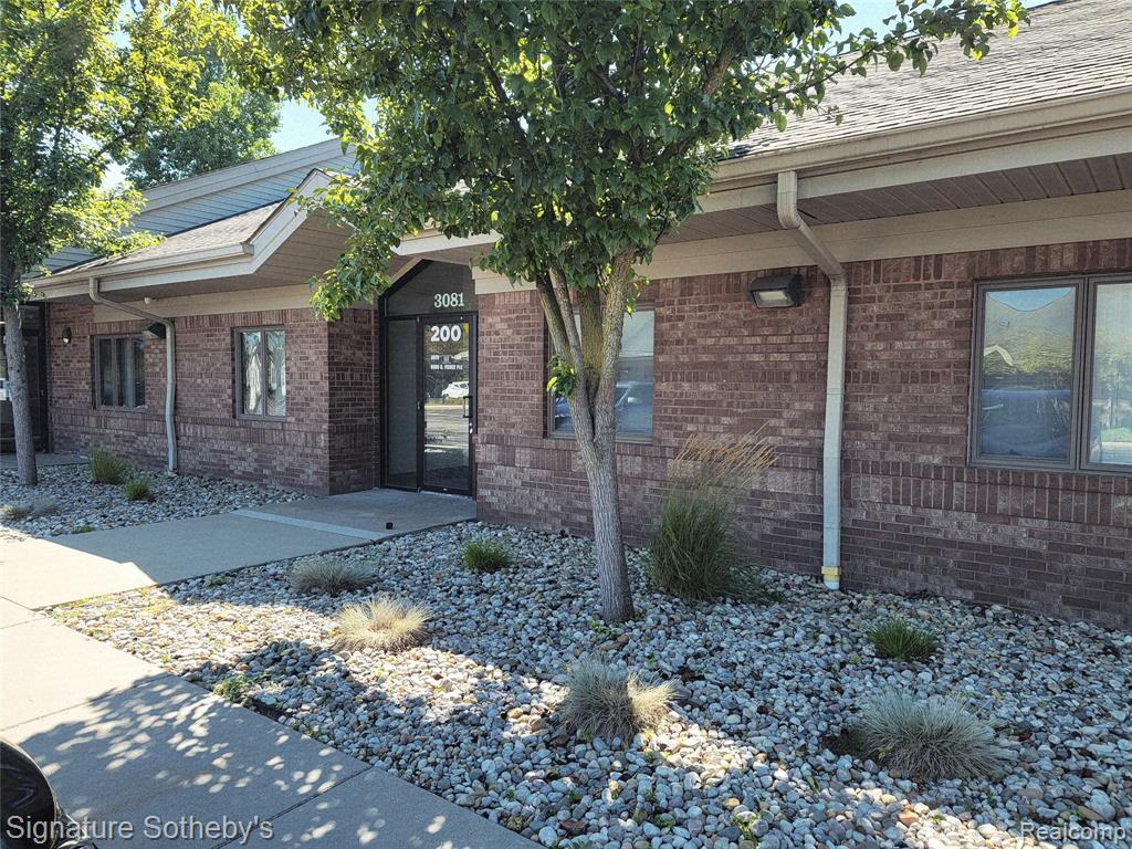 3081 Commerce Drive — photo