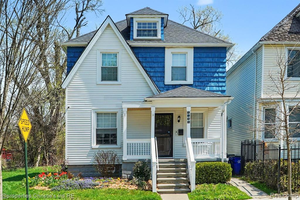 2144 Fischer Street — photo