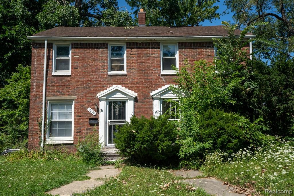 8245 Manor Street — photo