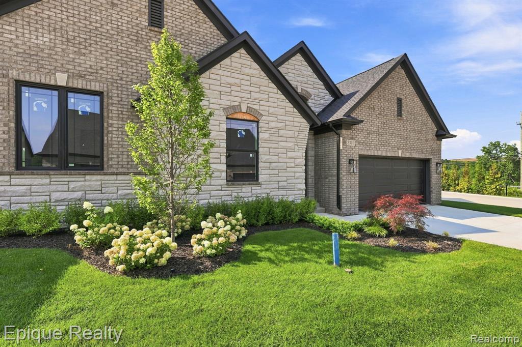 3301 Cornerstone Drive 73 — photo