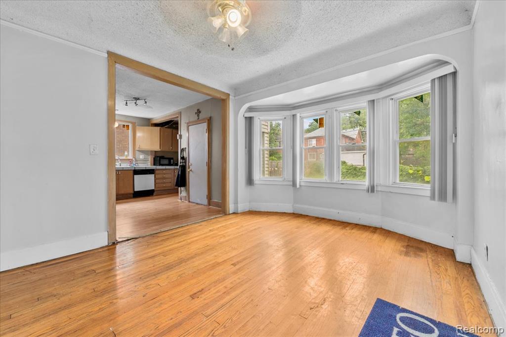16219 Inverness Street — photo