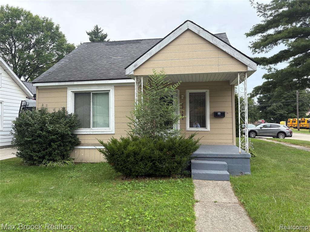 27141 Hampden Street — photo