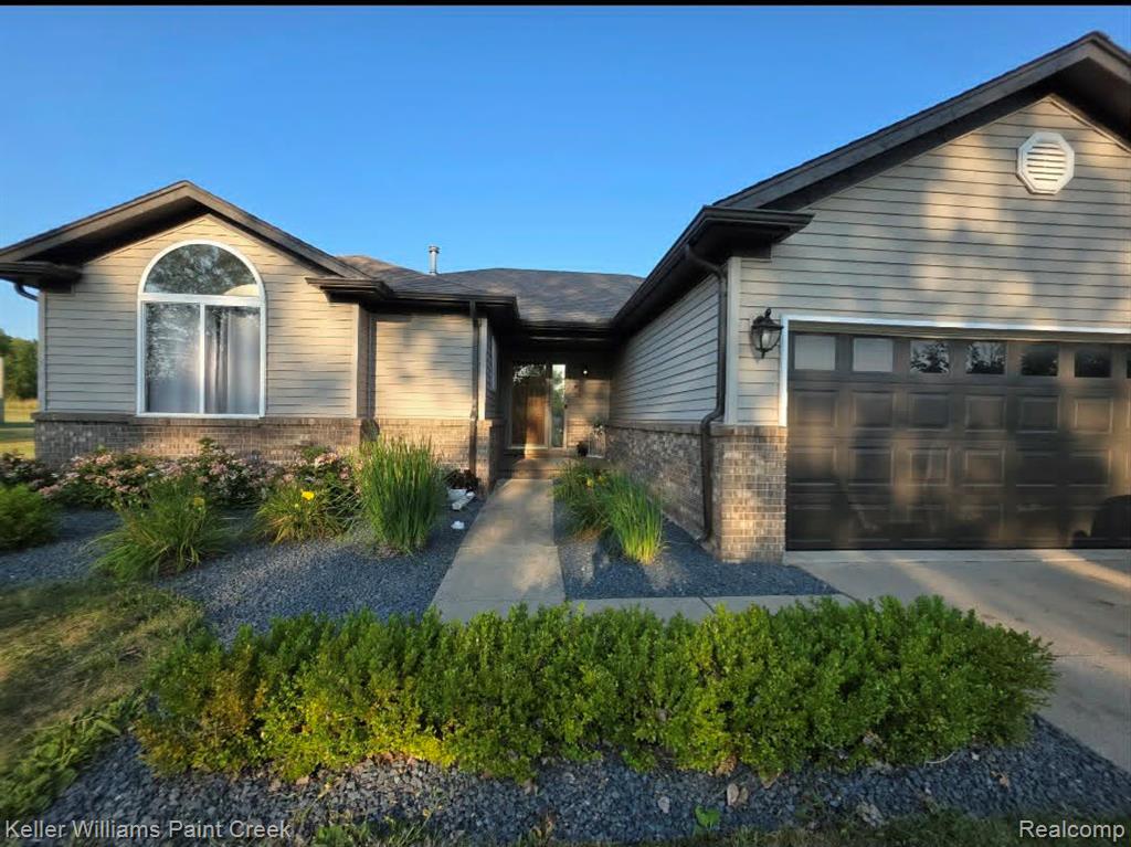 163 Deer Park East — photo