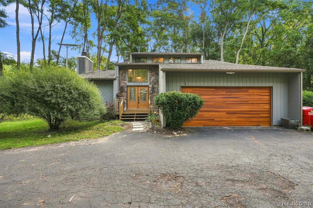 2365 Lochaven Road — photo
