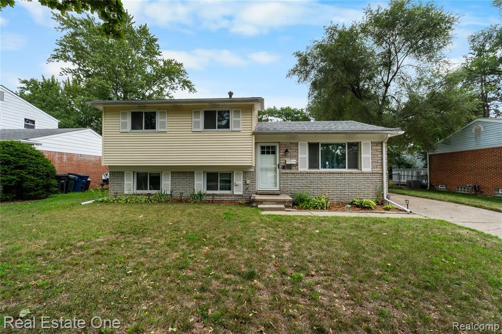 901 Judith Street — photo