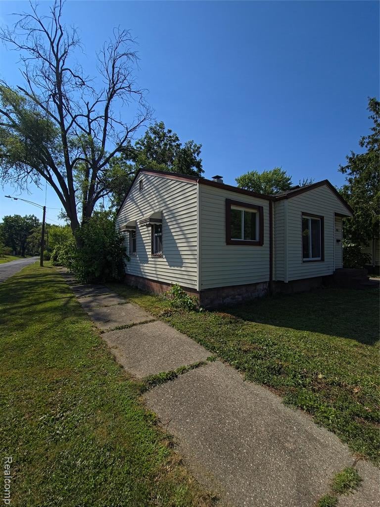 9331 Marlowe Street — photo