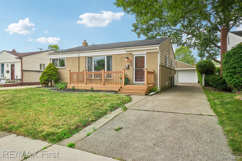 320 Hecht Drive — photo