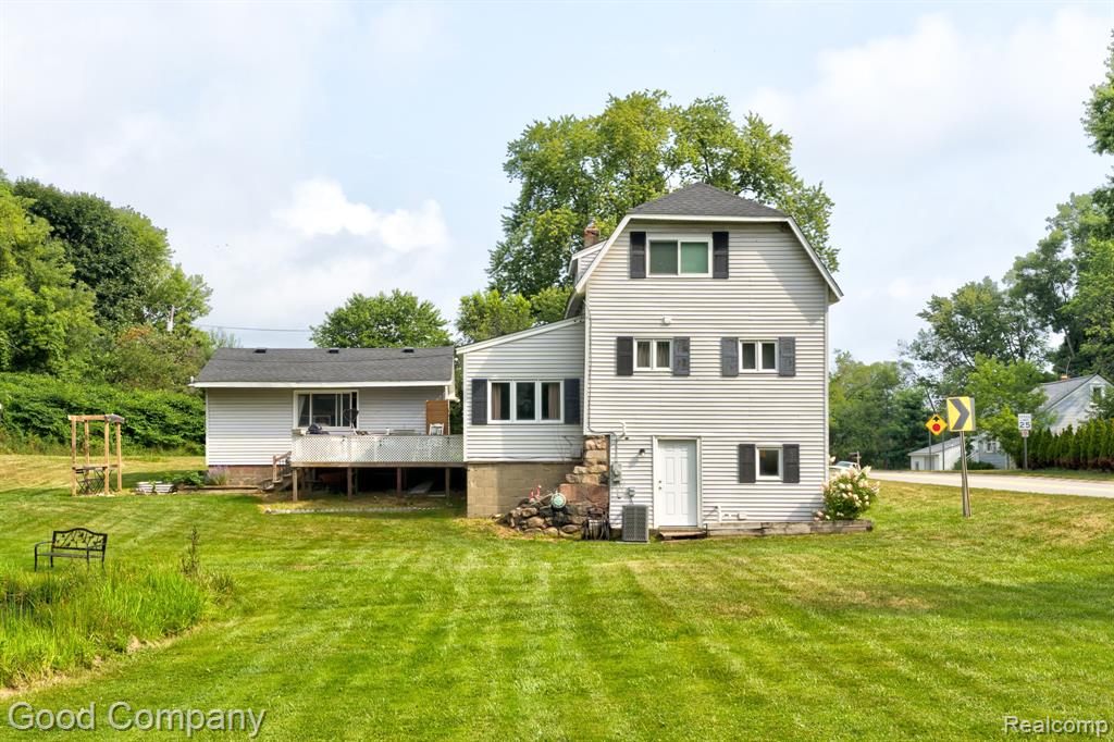 1269 Rochester Road, Leonard, MI 48367