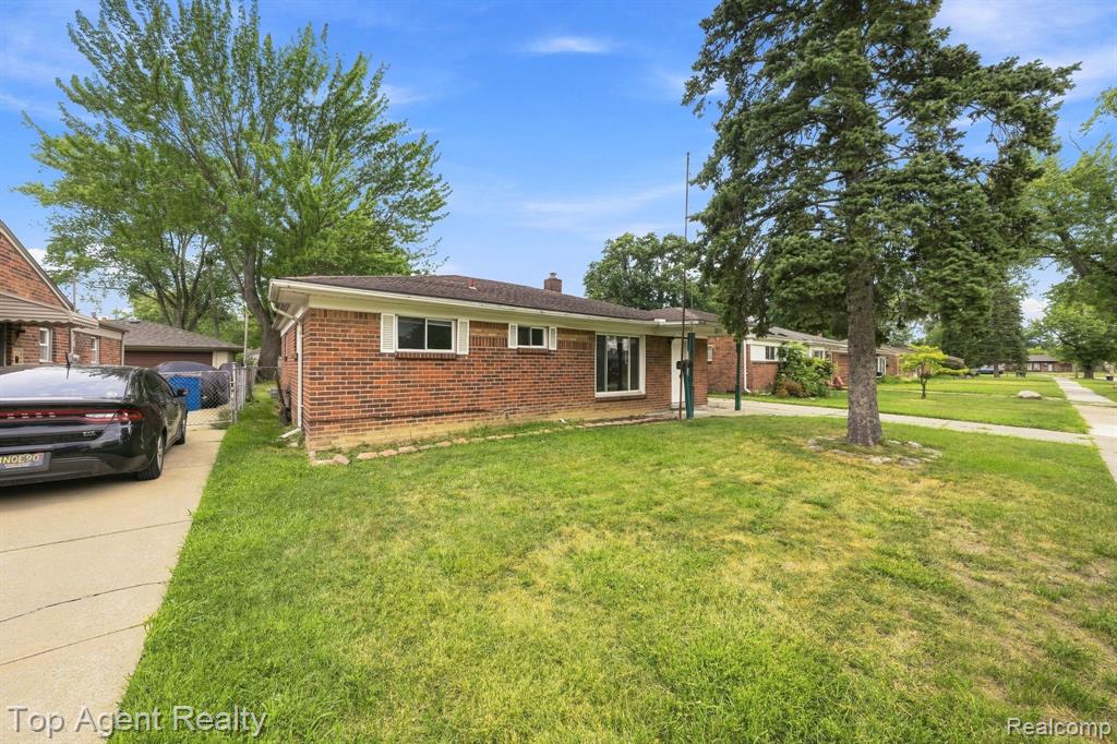21715 Dexter Court — photo