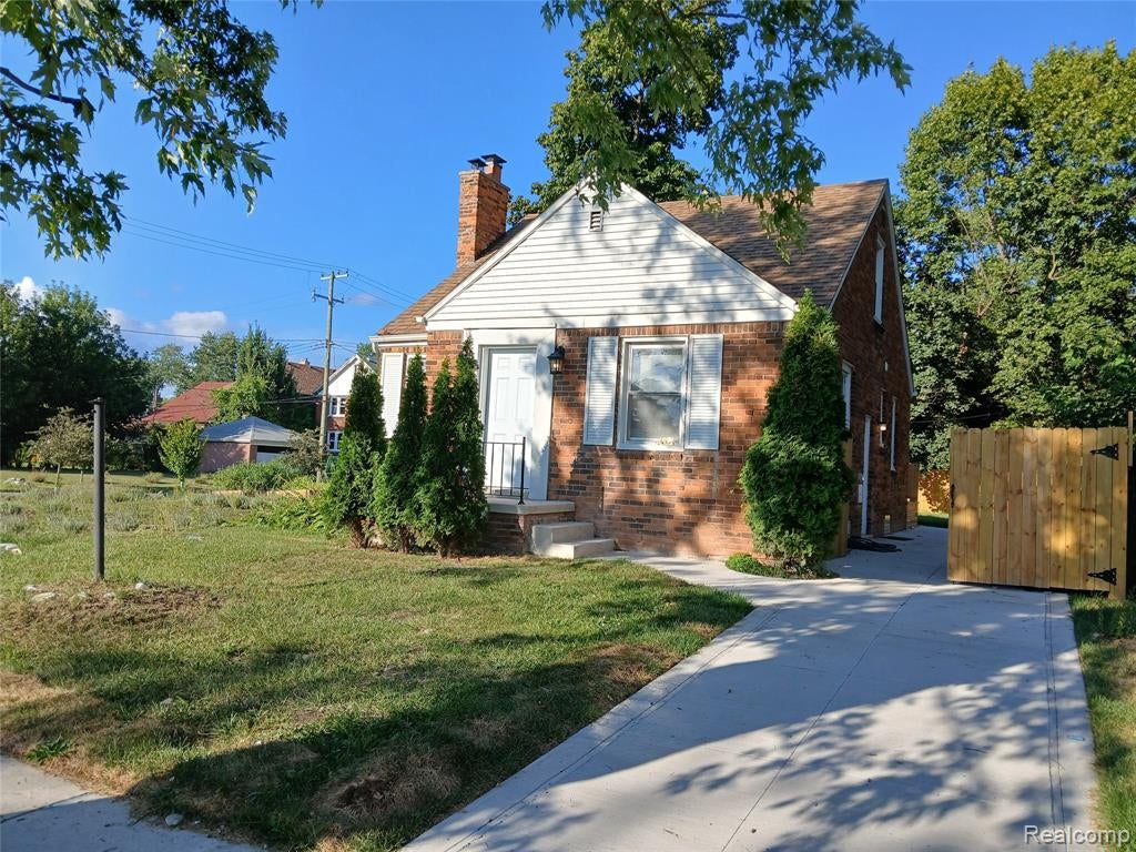 388 Eastlawn Street — photo