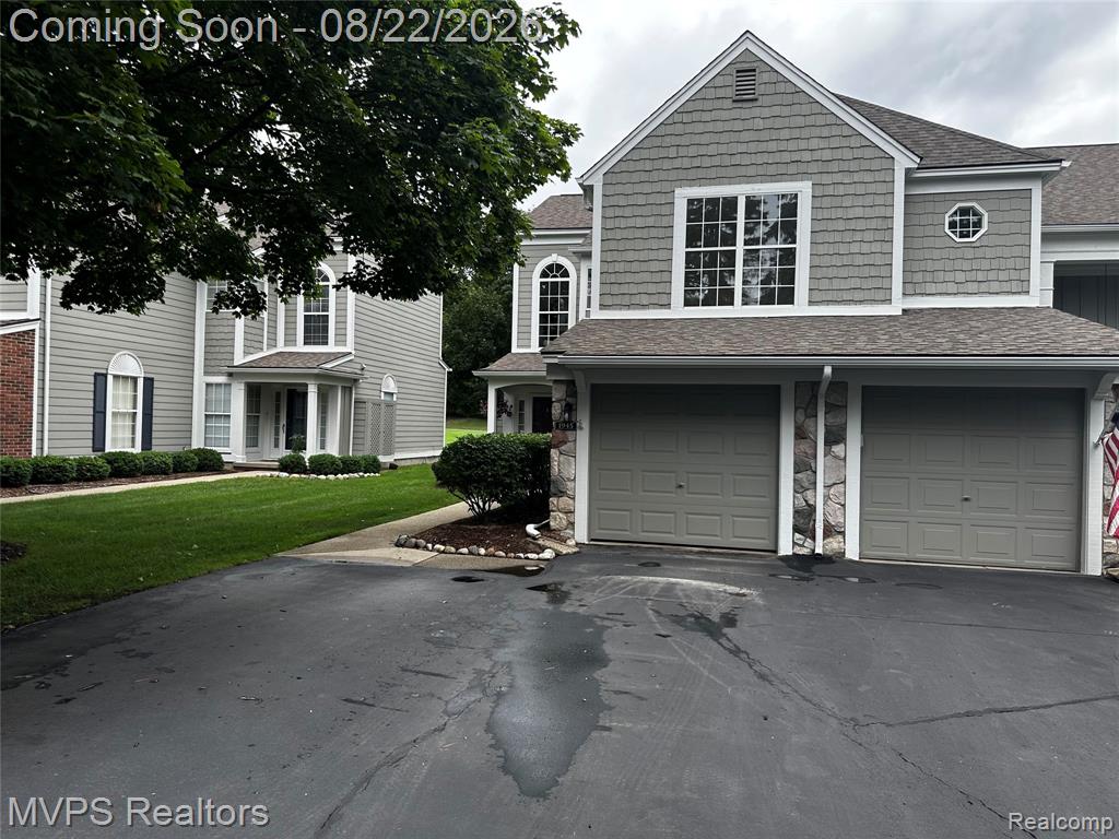 1945 Eagle Pointe 72 — photo